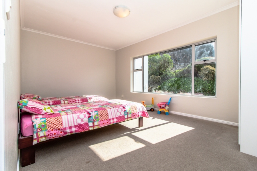 To Let 6 Bedroom Property for Rent in Bettys Bay Western Cape